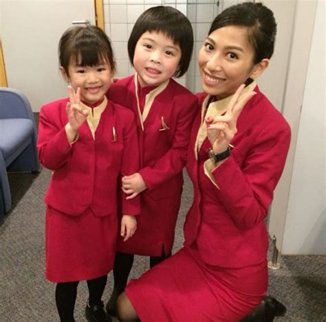 United airlines flight attendants model the jean louis designs at los angeles international airport in 1968. 【香港】キャセイパシフィック航空(國泰航空)客室乗務員/Cathay Pacific Airways Cabin ...