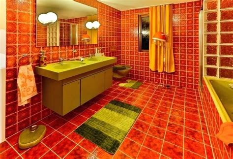 Jul 12, 2011 · green, blue, khaki, brown go together perfectly, so why not in a bathroom with avocado tiles and aqua countertops. 1970s Bathroom 1970s Bathroom Suite - russellscott.info ...