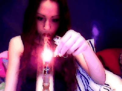 Find the vibe sound you are looking for in seconds. stoner girls gifs | WiffleGif