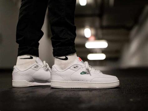 Maybe you would like to learn more about one of these? Nike Grandstand II AA8005-100 White/Dark Cypress