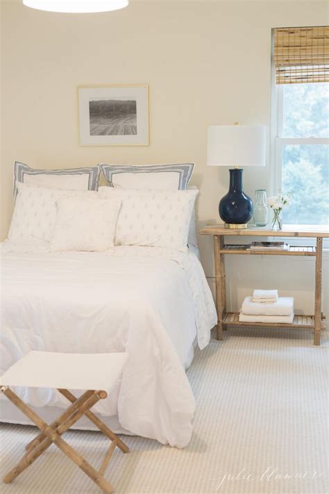 Instead of being chest to chest, your chest is near your partner's. How to spice up your guest room before the holiday season ...