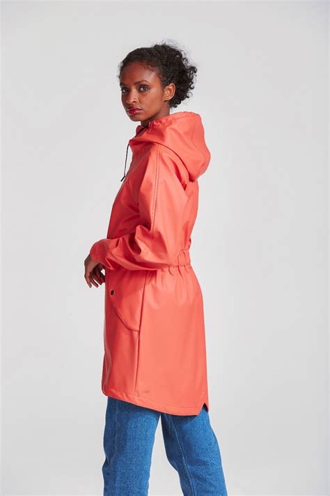 Aug 10, 2021 · aber auf labels wir didriksons und rains haben dem friesennerz sehr ähnliche modelle in ihren kollektionen. Pin von Hg Yberle auf Vinyl rain in 2020 | Damen ...