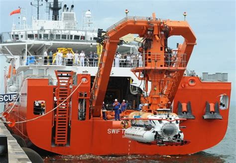 Mv swift rescue is able to reach a top speed of 12.5 (23.15 km/h) knots with a maximum range of 3,000 nautical miles (5556 km). Berita HanKam: Singapore Hosts Regional Submarine Rescue ...