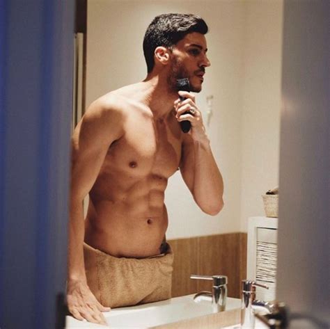 Ruben rua é um dos meninos bonitos da televisão portuguesa, fazendo parte da equipa do programa like me, da tvi. As fotos mais sensuais de Ruben Rua e da nova namorada ...