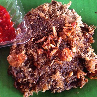 Selain itu, rasa lezat dari daging setelah dimasak pun membuat makanan yang satu ini memiliki banyak sekali penggemar. Empal Gepuk