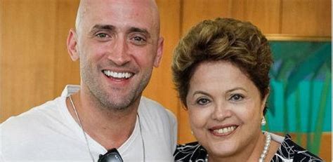 O humorista está internado a corrente de orações tem sido compartilhada por ela e pela mãe de paulo gustavo, dea amaral, desde que o humorista, que está. Dilma recebe no Planalto ator de 'Minha mãe é uma peça ...