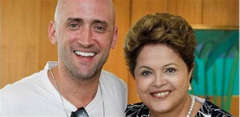 O humorista está internado a corrente de orações tem sido compartilhada por ela e pela mãe de paulo gustavo, dea amaral, desde que o humorista, que está. Dilma recebe no Planalto ator de 'Minha mãe é uma peça ...