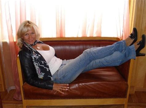 Femme senior célibataire de 58 ans cherche homme pour rencontre sérieuse. Femme mure de 50 ans cherche rencontre