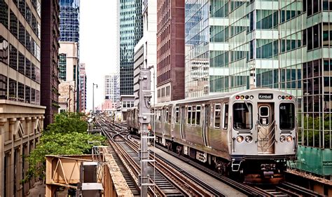 Is Chicago public transit free? 2