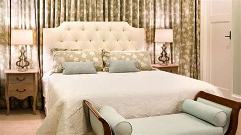 Add pictures, memorabilia, sentimental gifts. Inspiring Romantic Bedroom Decorations Embracing Mood in ...