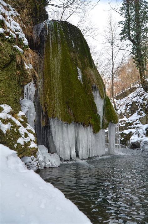 Share to twitter share to facebook. Cascada Bigar inghetata FOTO Mihai Petruica (1) | Știri ...