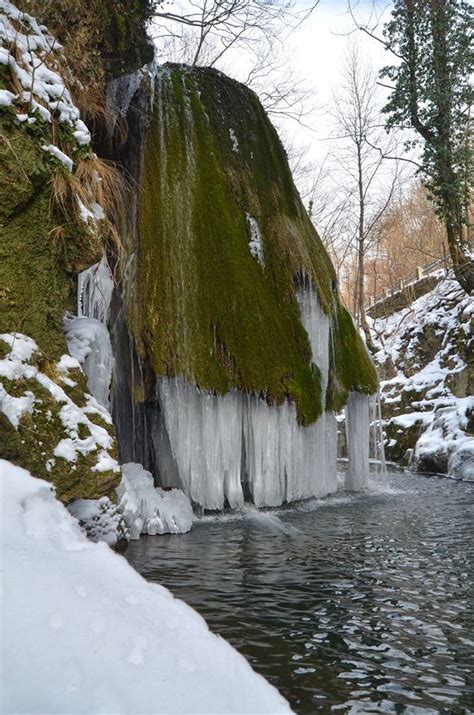 O hartă creată de către utilizatori ca şi tine! Cascada Bigar inghetata FOTO Mihai Petruica (1) | Știri ...