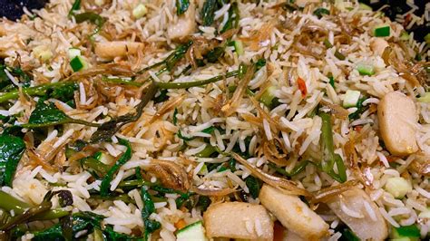 /ˌnɑːsi ɡɒˈrɛŋ/) refers to fried rice in both the indonesian and malay languages. Yang Tengah Sedih Harus Cuba Resipi Nasi Goreng Tak Balik ...