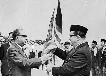 Membentuk perlembagaanpersekutuan tanah melayu 1957,laporan suruhanjaya cobbold dan jawatankuasa perundangan perpaduan malaysia. pengajian malaysia: PROSES PEMBENTUKAN MALAYSIA