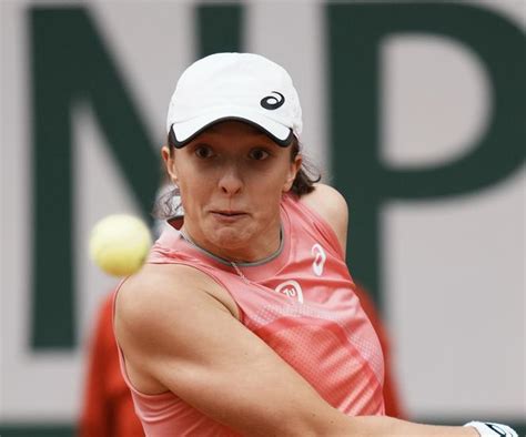 Efektownym asem serwisowym iga świątek zakończyła mecz i rundy tenisowego turnieju olimpijskiego. Świątek - Kostiuk TV TRANSMISJA NA ŻYWO Roland Garros ...