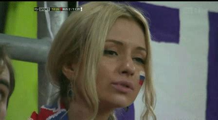 Последние твиты от euro 2016 gif (@euro2016gif). Euro 2012's Gorgeous Female Fans (23 pics + 2 gifs ...