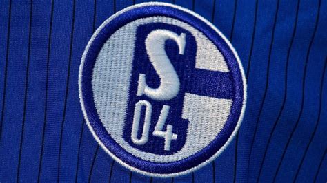 This domain is for use in illustrative examples in documents. FC Schalke 04: Coronafall vor Pokalspiel gegen Schweinfurt ...