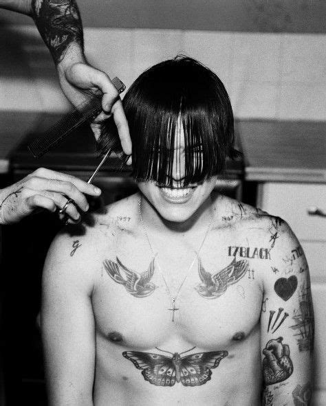 Harry styles covers vogue's december 2020 issue, making history as the first man to do so solo in the magazine's history. The story behind Harry Styles's famous haircut - Vogue ...
