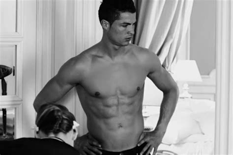 Ha 36 anni, da ben 17 sfila per victoria's secret: Cristiano Ronaldo and Alessandra Ambrosio on GQ - Vogue.it