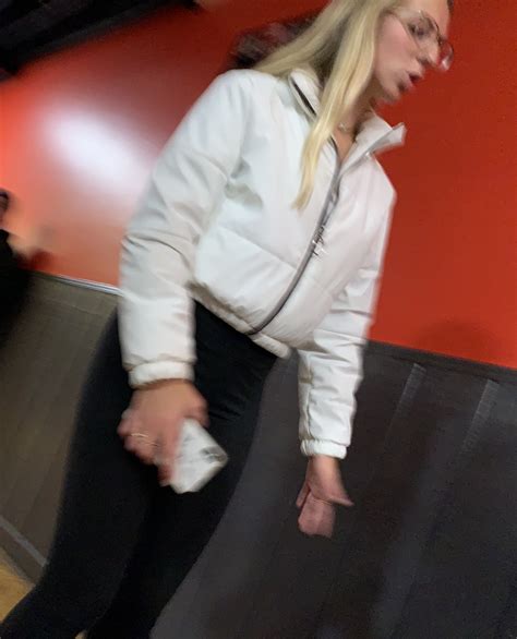 Cute JB teen in pizza shop - Spandex, Leggings & Yoga ...