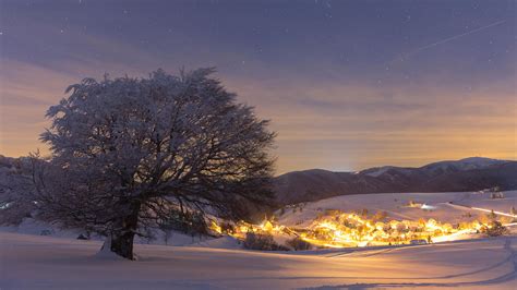 Users can share bing results with facebook friends using the search engine's facebook connect feature. Hofsgrund - Bing Wallpaper Download