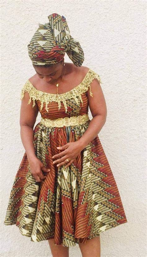 Haut en pagne petite robe en pagne. Pin by Louise Boua on Robe en pagne africain in 2020 ...