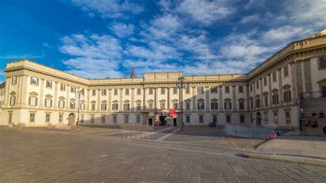 Call to set your showing today! Palacio Real de Milán - Ubicación, historia, horarios y precio