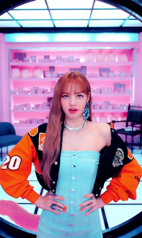 Si observa de cerca, puede ver que en cada imagen todas las espirales son diferentes. Fondos De Pantalla Imagenes De Lisa De Blackpink