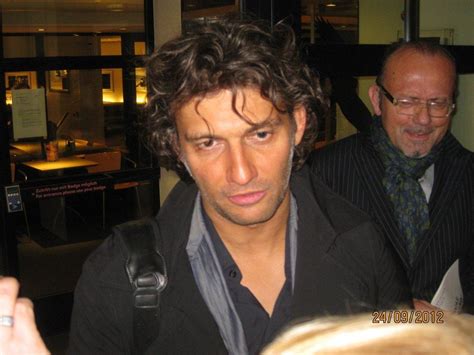 Jonas kaufmann is a successful german opera singer known for his unparalleled vocal range and born in munich in 1969, kaufmann studied at the university of music and performing arts in the. Jonas Kaufmann - unofficial web site