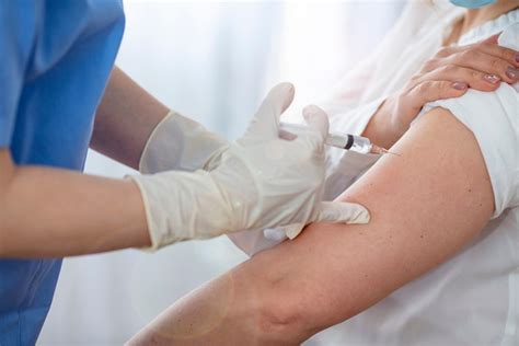 Apr 30, 2021 · เปิดข้อมูลการลงทะเบียนจองคิวรับวัคซีน หมอพร้อม รอบแรก ผู้ลงทะเบียนต้องรู้อะไรบ้างก่อนเปิดลงทะเบียนวันที่ 1 พ.ค. หมอพร้อม คน ลงทะเบียนหมอพร้อม ฉีดวัคซีนโควิด แล้ว 5 แสนราย ...