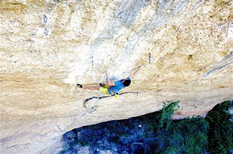 Federación española de deportes de montaña y escalada age: Alberto Ginés López wiederholt "Victimes del futur" (9a ...