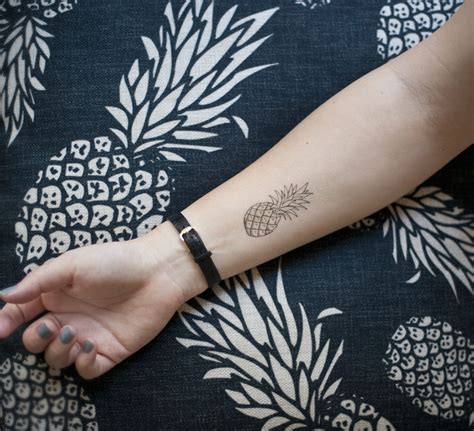 pineapple-temporary-tattoo-minimalist-tattoo,-summer-tattoo,-pineapple-tattoo
