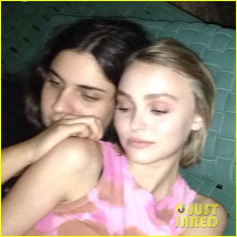 Sebab semua sumber yang babang himpun. Full Sized Photo of lily rose depp comes out as sexually fluid 06 | Photo 3445392 | Just Jared