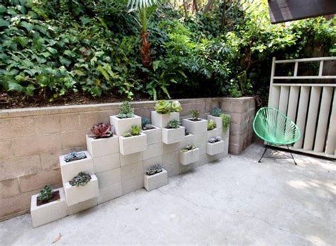 If you're looking for a unique way to set up your succulent plants, this project looks. 20+ Creative Uses of Concrete Blocks in Your Home and Garden