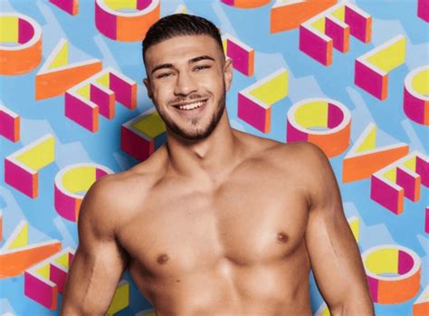 Meet tommy fury… who is tommy coupled up with on love island? Tyson Fury: who is the brother of Love Island 2019 ...