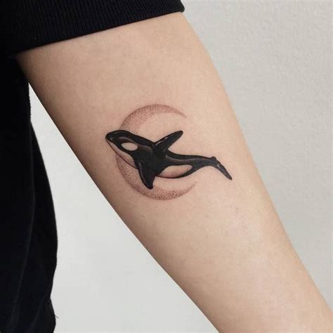 It is believed that the orca belongs to the group of smart animals, which means that the symbolic. Pin on Tatuagem