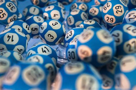 Le loto mettait en jeu un jackpot de 3 millions d'euros ce lundi 2 août. Résultat du Loto (FDJ) : le tirage du 2 janvier 2021 [EN ...