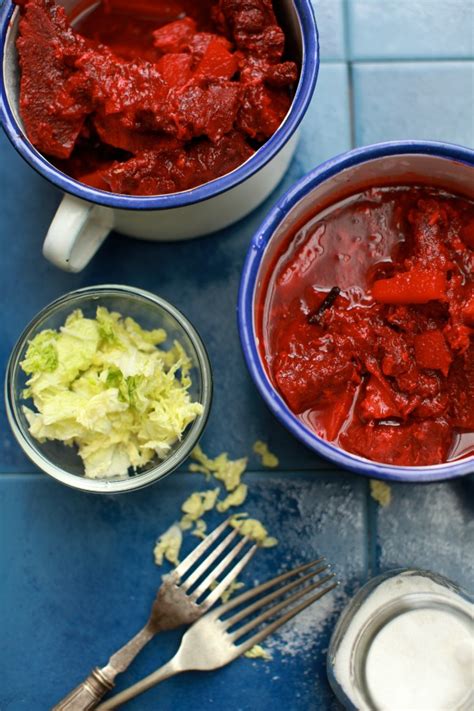 Sup ini memiliki citarasa yang manis, asam, gurih serta kuahnya the pride and joy of singapore and sup tulang merah aka red bone marrow steak are one of those. masam manis: Harraz dan Sup Tulang Merah Singapura