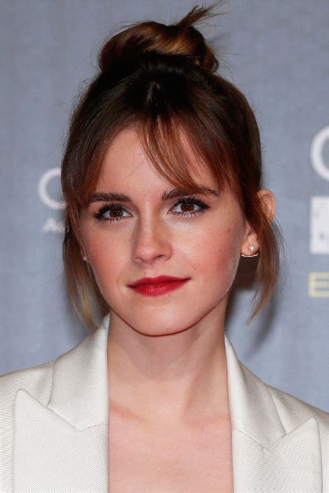 This messy hair and wet ensemble increases watson's sensual appeal by a hundred notches. Emma Watson Lebenslauf Deutsch Emma Watson Real Hair Color ...