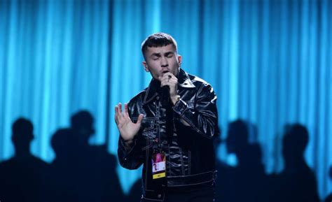 Written by andreas roos & benjamin ingrosso. Bra att du lämnat glajjorna bakom scenen, Paul Rey ...