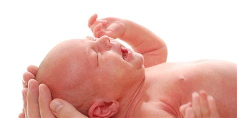 Blähungen treten häufig als symptom auf bei: Blähungen beim Baby - Heilpraxis