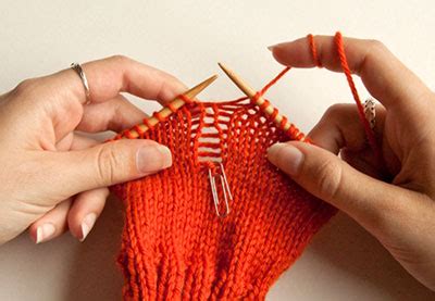 From learning to knit to taking that knowledge and teaching someone to knit, the knit picks podcast team offers up their experience. How to Knit: Step-by-Step Tutorials for Beginners - Envato ...