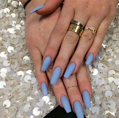 Thanks to kylie jenner of super fame. kylie jenner nails - Buscar con Google | Uñas estileto, Manicura de uñas y Uñas azules