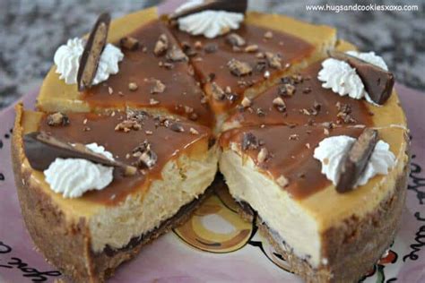 A sweet and yummy recipe for caramel toffee cheesecake. Caramel Toffee Cheesecake - The Best Blog Recipes