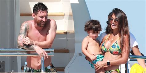 #soccer #futbol #barcelona #messi #barca. Leo Messi y Antonella Roccuzzo, vacaciones familiares en ...