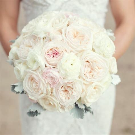 Chaque saison veut sa fleur a à disposition aussi des fleurs plus originales, comme par exemple le jasmin du madagascar (stephanotis), ou bien les gardénias, les coquelicots. Bouquet de mariée rose blanche - pivoine etc