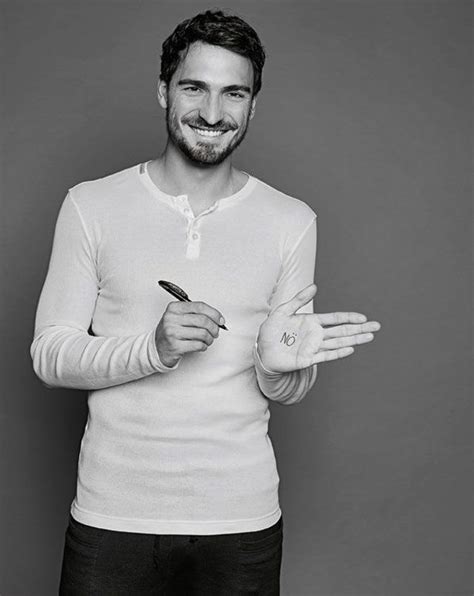 Wann und wo mats hummels wurde geboren? Der Nationalspieler Mats Hummels im Interview ohne Worte ...