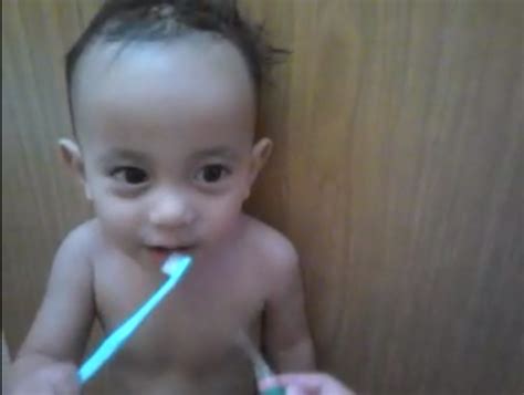 Watch kerana dia manusia biasa tv series episodes online. Cara latih anak gosok gigi sejak bayi (With images) | Baby ...