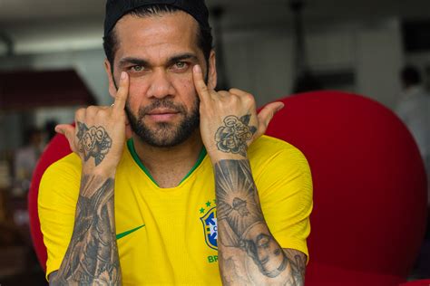 He is a celebrity soccer player. 'Ya está!': Daniel Alves posta frase enigmática e irrita ...