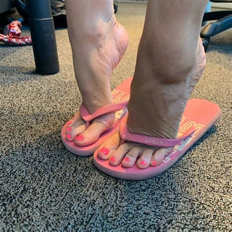 Also, stephanie that is with her is stephanie presario. Kyle Unfug Feet (136 photos) - celebrity-feet.com